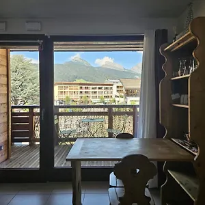 https://joli-studio-centre-village.hotels-rhonealpes.com